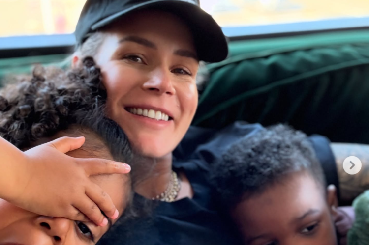 Ashlynn Harris su vaikais // Nuotr. ashlynharris24 / Instagram