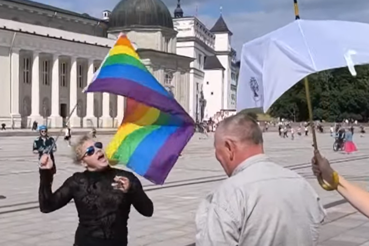 Stop kadras iš įrašo youtube