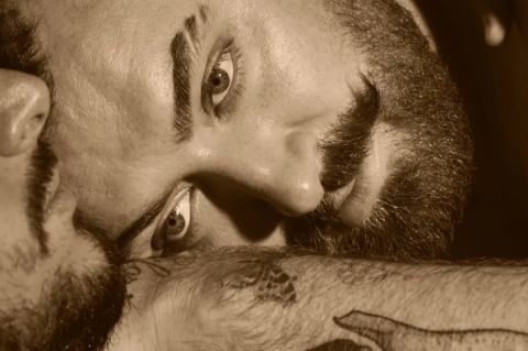„Hazel Eyes“ albumo viršelis